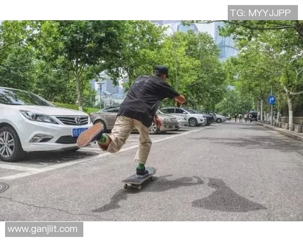 吴秀英亲自分享滑板技巧与心得体会助你轻松入门滑板世界