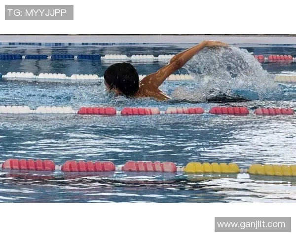 游泳比赛技巧与全身锻炼方法的完美结合提升竞技水平与健康体能